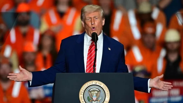 Sein Lieblingswort seien «Zölle», sagt US-Präsident Trump. - © David Dermer/AP/dpa