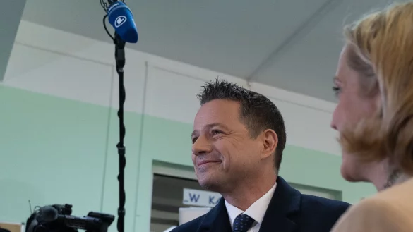 Der Warschauer Oberbürgermeister Rafal Trzaskowski muss im Rennen um die Präsidentschaft in die Stichwahl. - © Marek Antoni Iwanczuk/SOPA Images via ZUMA Press Wire/dpa