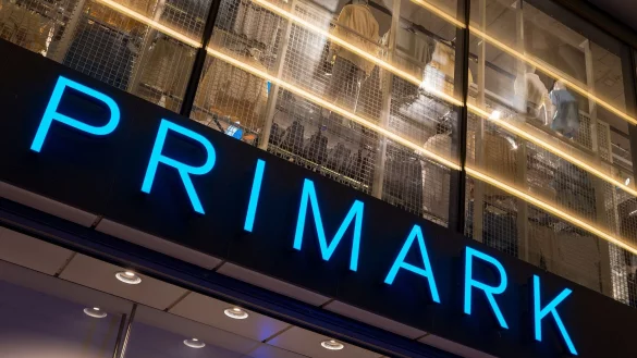 Der Chef von Primark zieht sich nach Vorw&uuml;rfen zur&uuml;ck. - &copy; Monika Skolimowska/dpa-Zentralbild/dpa