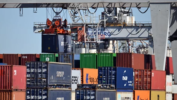 Bei einem &laquo;Zollkrieg&raquo; w&uuml;rde es laut Studie die gr&ouml;&szlig;ten Produktionsr&uuml;ckg&auml;nge in den Sektoren mit der gr&ouml;&szlig;ten Exportabh&auml;ngigkeit von den USA geben. - &copy; Federico Gambarini/dpa