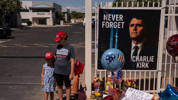 &Uuml;ber seine Plattformen, darunter auch ein erfolgreicher Podcast, erreichte Kirk Millionen junger Menschen. - &copy; Jae C. Hong/AP/dpa