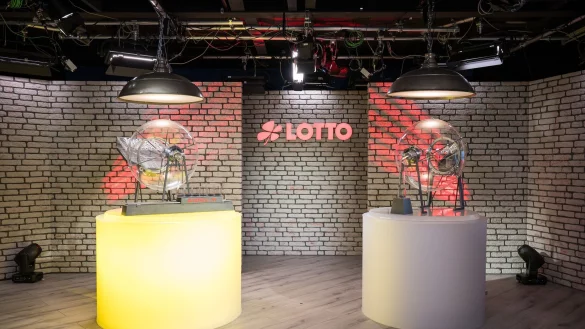 Bei der Ziehung der Superzahl kam es zur Panne. (Archivfoto) - © Oliver Dietze/dpa