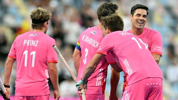 Eckenspezialist Peillat traf zum 1:1. - &copy; Federico Gambarini/dpa