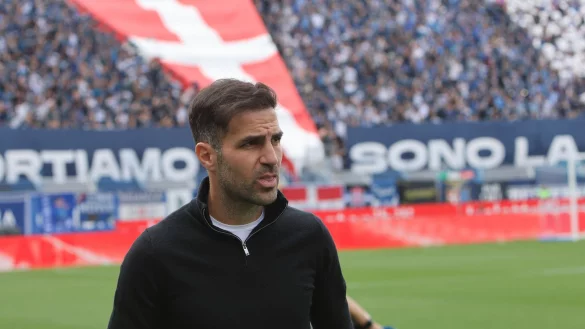 Como-Trainer Cesc Fàbregas ist ein Trainer-Kandidat in der Bundesliga. - © Antonio Saia/LaPresse via ZUMA Press/dpa
