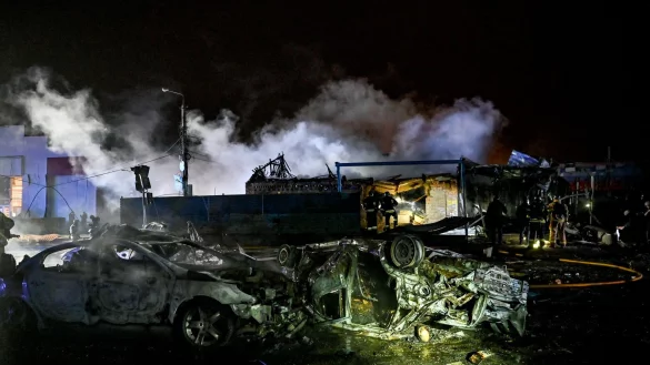 Die südostukrainische Industriestadt Saporischschja ist regelmäßig Ziel russischer Angriffe mit Gleitbomben und Raketen. (Archivbild) - © -/Ukrinform/dpa