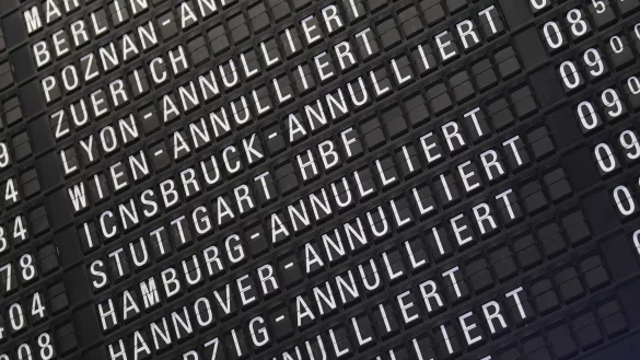 Mehr Klagen wegen ausgefallener Flüge. (Symbolbild) - © Arne Dedert/dpa