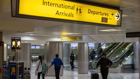 Touristen aus bestimmten Ländern sollen künftig bei der Einreise eine Kaution hinterlegen. (Symbolbild) - © Yuki Iwamura/FR171758 AP/AP/dpa
