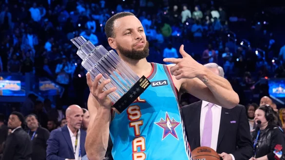 Stephen Curry wurde zum MVP des All-Star-Games gekürt. - © Godofredo A. Vásquez/AP/dpa