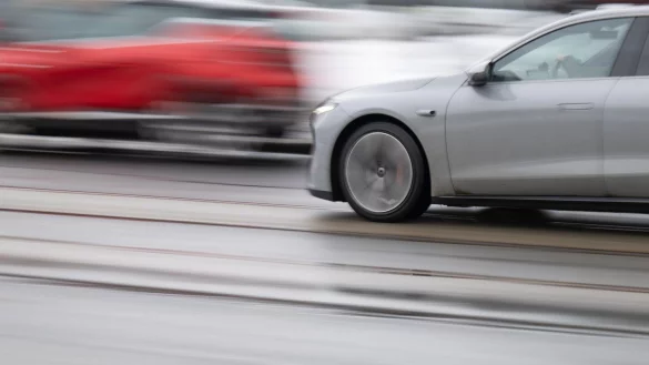 Die Polizei eskortierte den werdenden Vater mit seinem Auto durch die Aachener Innenstadt - so schnell, dass mehrere Blitzer ausgel&ouml;st wurden.(Symbolbild) - &copy; Robert Michael/dpa