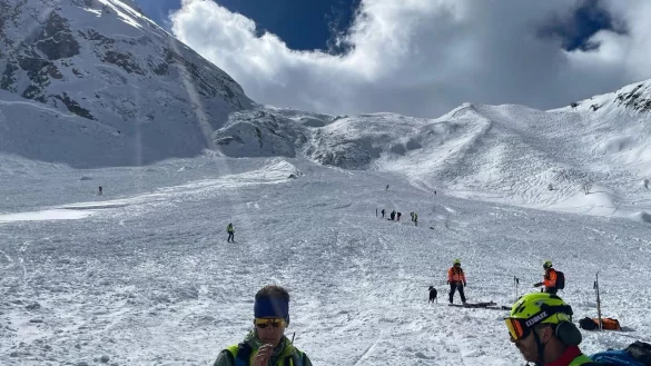 Die Bergretter r&uuml;ckten aus. - &copy; ---/Soccorso Alpino e Speleologico/dpa