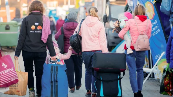 Nach dem russischen Angriff auf die Ukraine 2022 kamen etwa 1,2 Millionen Menschen aus der Ukraine nach Deutschland. (Archivbild) - &copy; Christoph Soeder/dpa