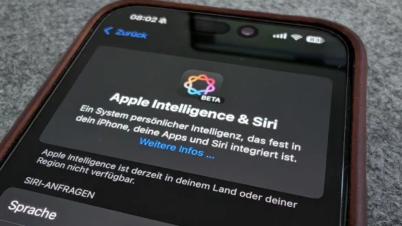 Hi, Apple Intelligence! In Deutschland gibt es KI-Funktionen im April. - © Till Simon Nagel/dpa-tmn