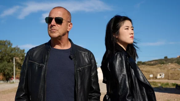 Ingo Thiels (Heino Ferch) Suche nach Yvonne bringt ihn und seine Kollegin Lee Sooyoung (Kotbong Yang) bis ans Mittelmeer. - © Marq Riley/ZDF/dpa