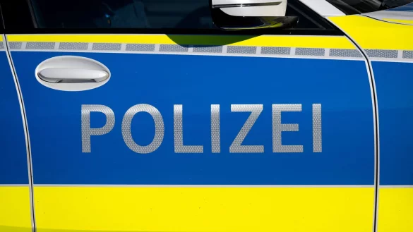 Die Polizei ermittelt, wer hinter dem Angriff steckt, und sucht nach Zeugen. (Symbolbild) - &copy; Sven Hoppe/dpa