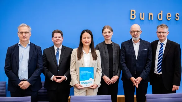 F&uuml;hrende Wirtschaftsinstitute haben ihre Prognose f&uuml;r 2026 vorgelegt. - &copy; Christoph Soeder/dpa