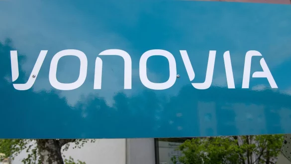 Die gro&szlig;e Mehrheit der Aktion&auml;re des Immobilienkonzerns Vonovia haben einem Beherrschungs- und Gewinnabf&uuml;hrungsvertrag mit der Deutschen Wohnen SE zugestimmt. (Archivbild) - &copy; Paul Zinken/dpa-Zentralbild/dpa