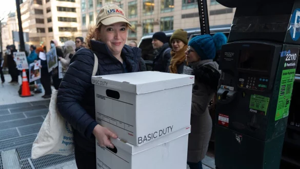 Bei der US-Entwicklungshilfebehörde USAID sollen um die 1.600 Stellen in den USA gestrichen werden. (Archivbild) - © Manuel Balce Ceneta/AP/dpa