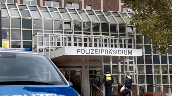 Die Polizei Dortmund bündelt Ermittlungen zu jüngsten Auseinandersetzungen im Rockermilieu. (Foto Illustration) - © Dieter Menne/dpa