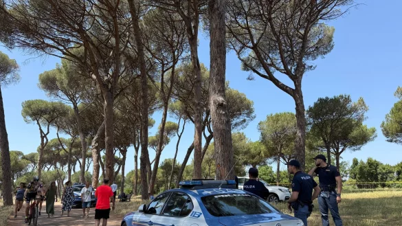 In dem beliebten Park wurden die Leichen einer Frau und eines Kleinkindes entdeckt. - © Christoph Sator/dpa