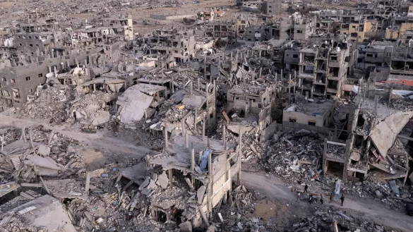 Die Leichen wurden an einem Grenzübergang zwischen Israel und dem großflächig zerstörten Gazastreifen übergeben. (Archivbild) - © Mohammad Abu Samra/AP/dpa