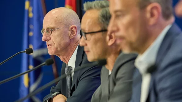 Die Polizei nahm einen 20-Jährigen wegen Mordverdachts fest. - © Georg Wendt/dpa