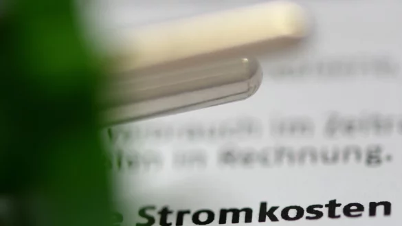 Die Stromkosten f&uuml;r Verbraucher sind zuletzt gesunken (Archivbild) - &copy; Jens Kalaene/dpa