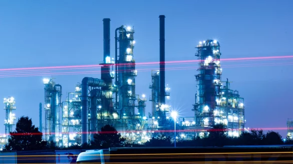 RWE will ab 2030 jährlich rund 30.000 Tonnen grünen Wasserstoff an die Raffinerie Leuna liefern. (Archivbild) - © Hendrik Schmidt/dpa