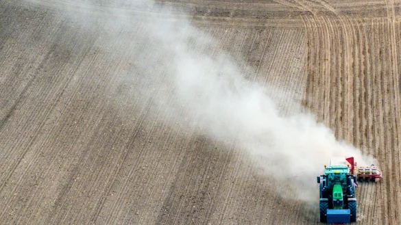Landwirte sollen nicht finanziell austrocknen. (Archivbild) - © Jens Büttner/dpa
