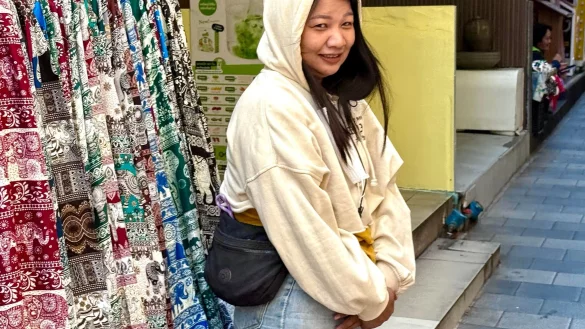 Viele Thais sind derzeit mit dicken Pullis unterwegs - bei Tiefstwerten von 15 Grad. (Foto aktuell) - © Carola Frentzen/dpa