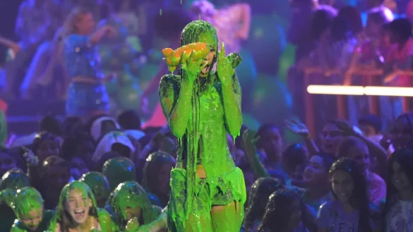 Eine Schleimdusche für Tyla. - © Chris Pizzello/Invision via AP/dpa