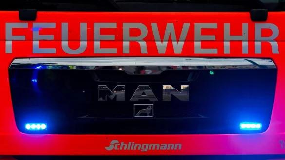 Mutter und Kind wurden bei einem Brand in Bonn von ihren Nachbarn gerettet. (Symbolbild) - © Mohssen Assanimoghaddam/dpa