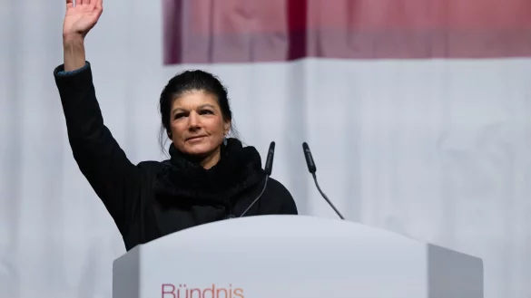 Parteigründerin Sahra Wagenknecht verknüpft ihr politisches Schicksal mit dem Erfolg bei der Bundestagswahl. (Archivbild) - © Sven Hoppe/dpa