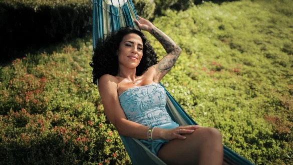 In der Reality-Show zieht eine sogenannte Single-Lady - nun also Miras - mit vielen flirtwilligen Männern in eine luxuriöse Villa in Griechenland. - © -/RTL/dpa