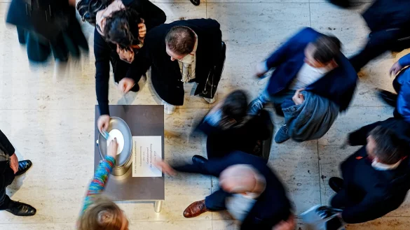 Am 2. Dezember 2022 stimmten die Abgeordneten im Bundestag über das Chancen-Aufenthaltsrecht ab. (Archivbild) - © Kay Nietfeld/dpa
