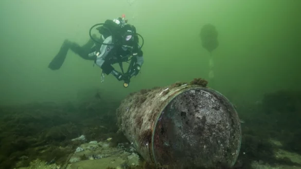 F&uuml;r den Experten Jens Greinert ist eine Bergung der Munitionsaltlasten aus den k&uuml;stennahen Ostseegew&auml;ssern in Deutschland bis Ende der 2040er Jahre m&ouml;glich. (Symbolbild) - &copy; Jana Ulrich/Forschungstauchzentrum CAU Kiel/dpa