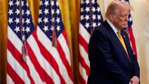 Steht in der Aff&auml;re um den Sexualstraft&auml;ter Epstein seit Tagen unter Druck - US-Pr&auml;sident Donald Trump. - &copy; Julia Demaree Nikhinson/AP/dpa