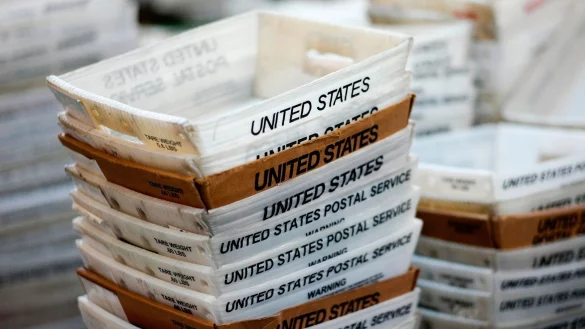 Von den zollfreien Lieferungen im Wert unter 800 Dollar profitierten bisher stark Online-Händler wie Temu und Shein. (Archivbild) - © Nati Harnik/AP/dpa