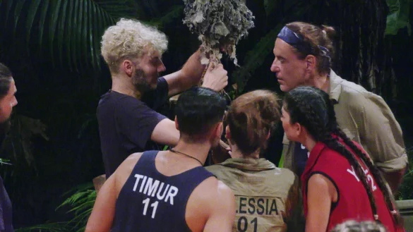 Die Frage der Fragen: Wer durfte an den Kochtopf? - © RTL/dpa