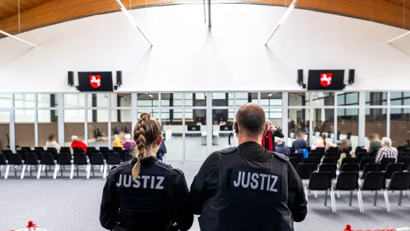 Der Gerichtssaal umfasst rund 800 Quadratmeter. - &copy; Sina Schuldt/dpa POOL/dpa