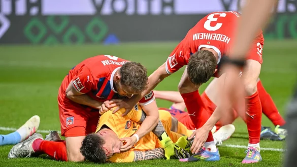 Kevin Müller musste lange behandelt werden. - © Harry Langer/dpa