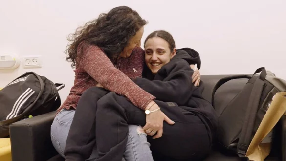 Treffen befreiter israelischer Geiseln mit Familien. - &copy; -/Israeli Army/AP/dpa