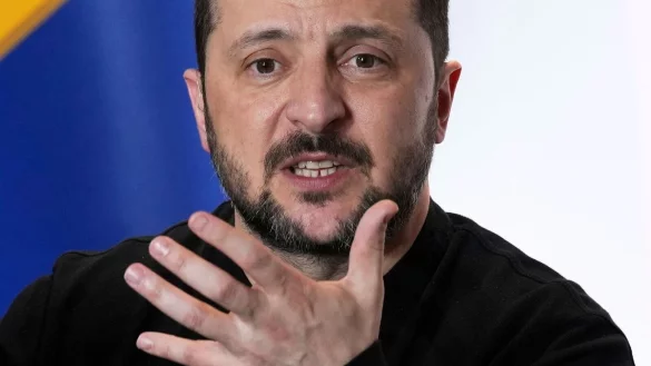 Selenskyj prangert russische Täuschungsmanöver an. (Archivbild) - © Aurelien Morissard/AP/dpa