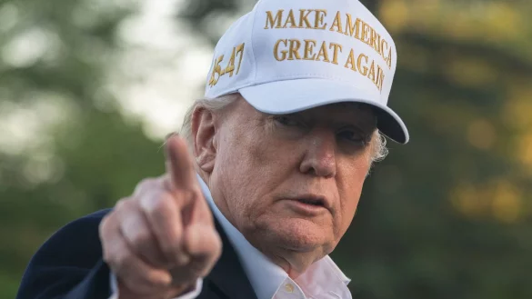 Trump hat die «Atlantic»-Redaktion mehrfach beschimpft. Nun sprach er unter anderem mit dem Chefredakteur. - © Manuel Balce Ceneta/AP/dpa