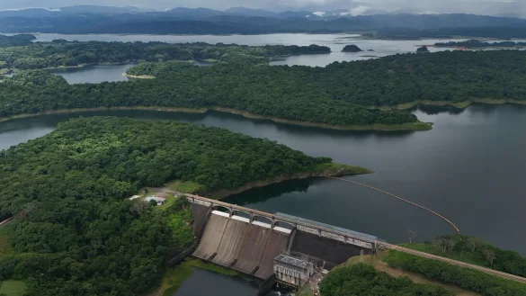 Der Kanal ist eine der wichtigsten Handelsrouten der Welt (Archivbild). - &copy; Matias Delacroix/AP