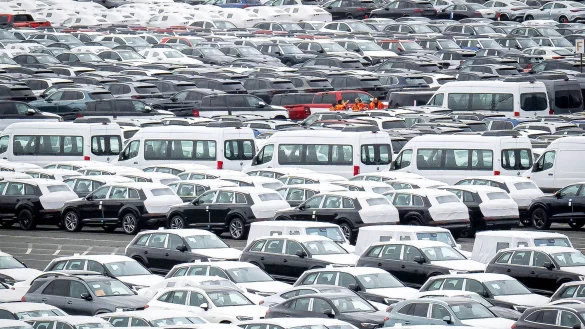 Die EU-Kommission hat einen Aktionsplan für die Autoindustrie präsentiert. (Archivbild) - © Sina Schuldt/dpa