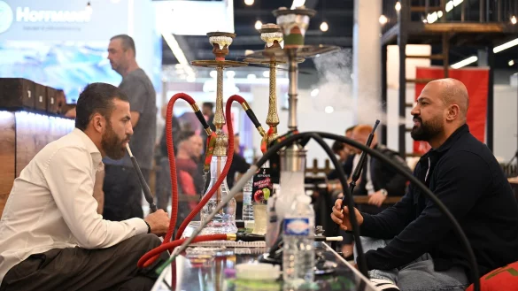 Von Juli 2024 bis Juni 2025 wurden durch den Verkauf von Wasserpfeifentabak Steuern in H&ouml;he von 75,8 Millionen Euro eingenommen. (Archivbild) - &copy; Wolf von Dewitz/dpa