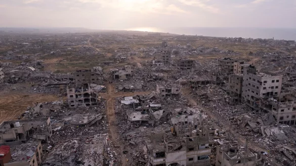 US-Präsident Trump vergleicht den Gazastreifen mit einer Abrissbrache. (Archivbild) - © Mohamamd Abu Samra/AP/dpa