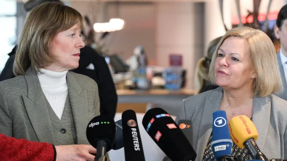 Zu einem fairen Ergebnis für alle Seiten gehört laut der Innenministerin, «dass man mit einem Angebot auf die Arbeitnehmerseite zugeht». - © Jens Kalaene/dpa