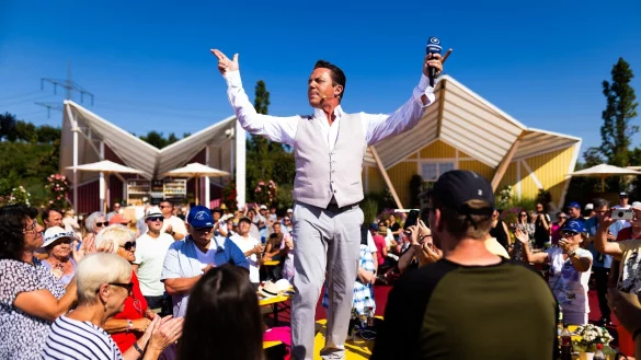 Mross will die Trauer hinter sich lassen und dem Publikum wieder einheizen. (Archivbild) - &copy; Philipp von Ditfurth/dpa