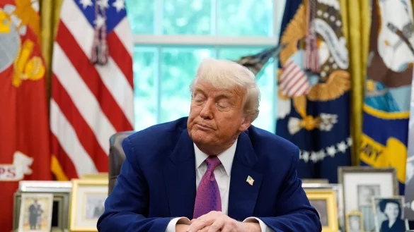 US-Pr&auml;sident Trump verbreitet verst&auml;rkt Verschw&ouml;rungstheorien &uuml;ber seinen Amtsvorg&auml;nger Biden. - &copy; Alex Brandon/AP/dpa